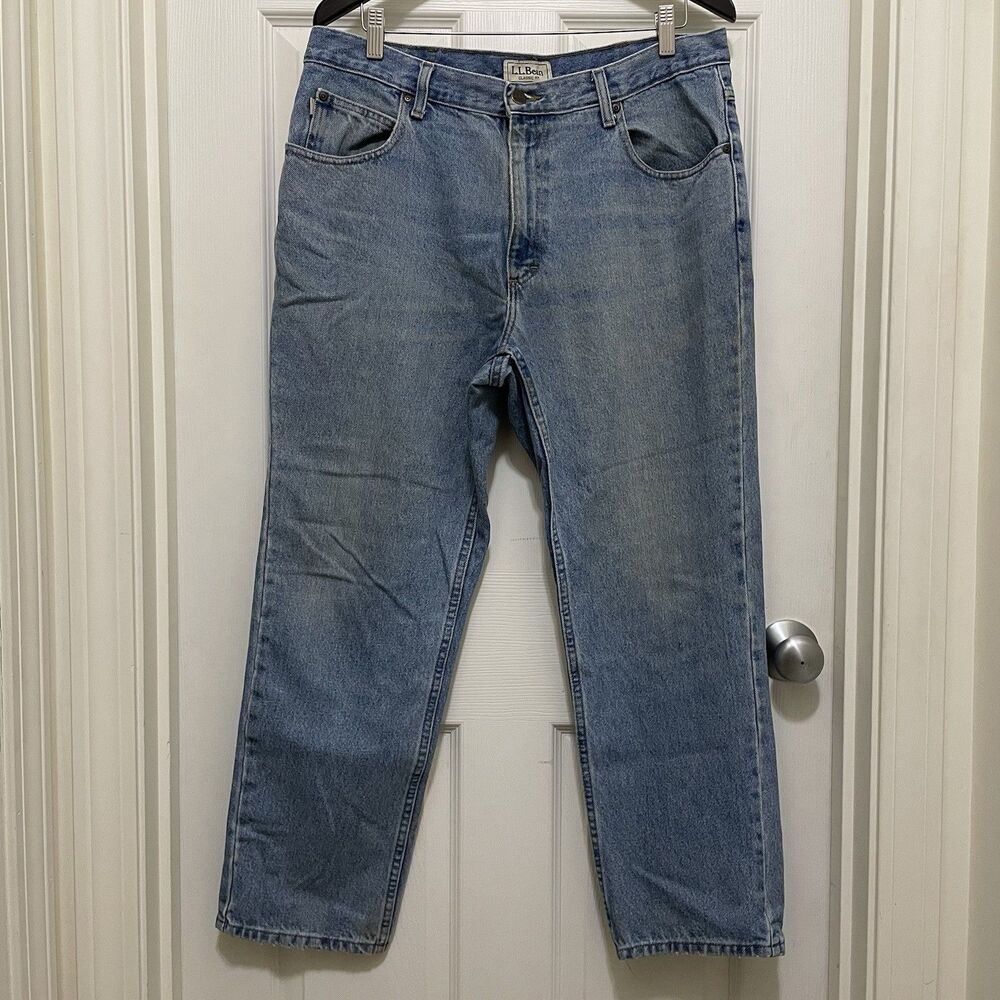 L.L. Bean Classic Fit Denim Jeans Men's 35‎ X 29 Light Wash Blue Straight Leg